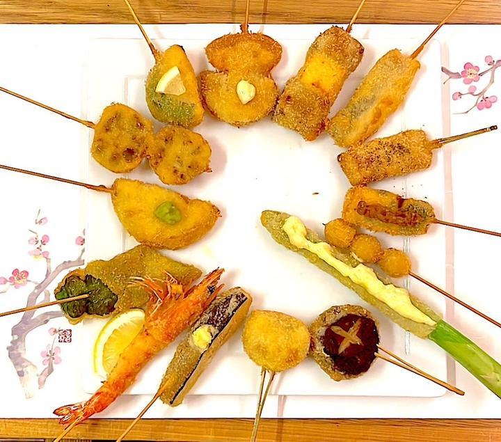 串かつと豆皿ひとしな