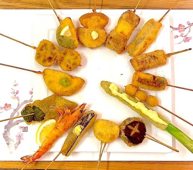 串かつと豆皿ひとしな