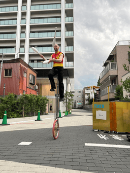 先日のイベントに出演してくれた大道芸人さんをご紹介！①_01-small-photo1