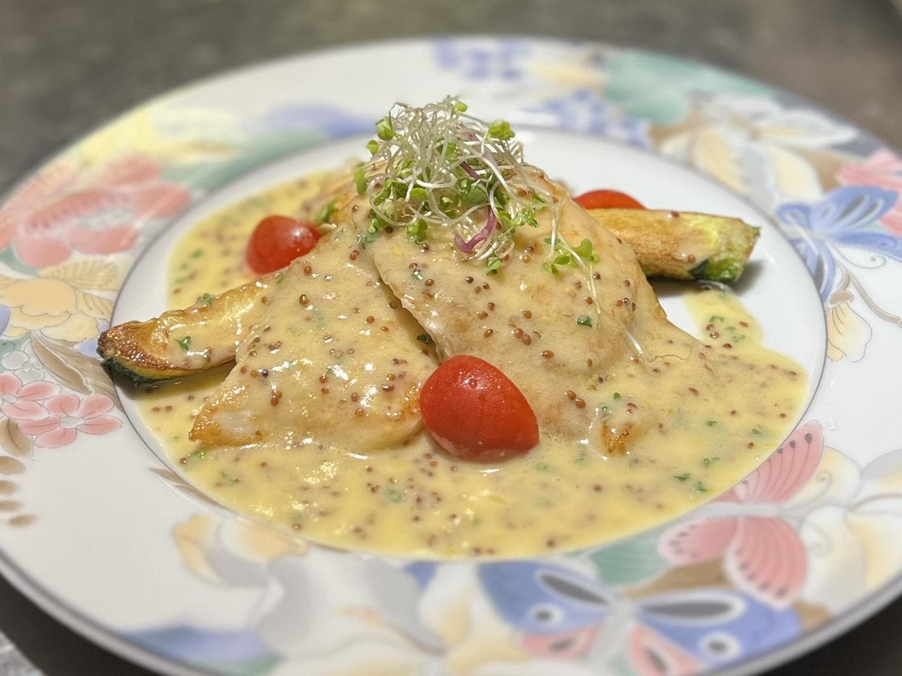 気軽に本格フレンチが楽しめる土日限定ランチメニュー！