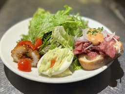 気軽に本格フレンチが楽しめる土日限定ランチメニュー！_01-small-photo3