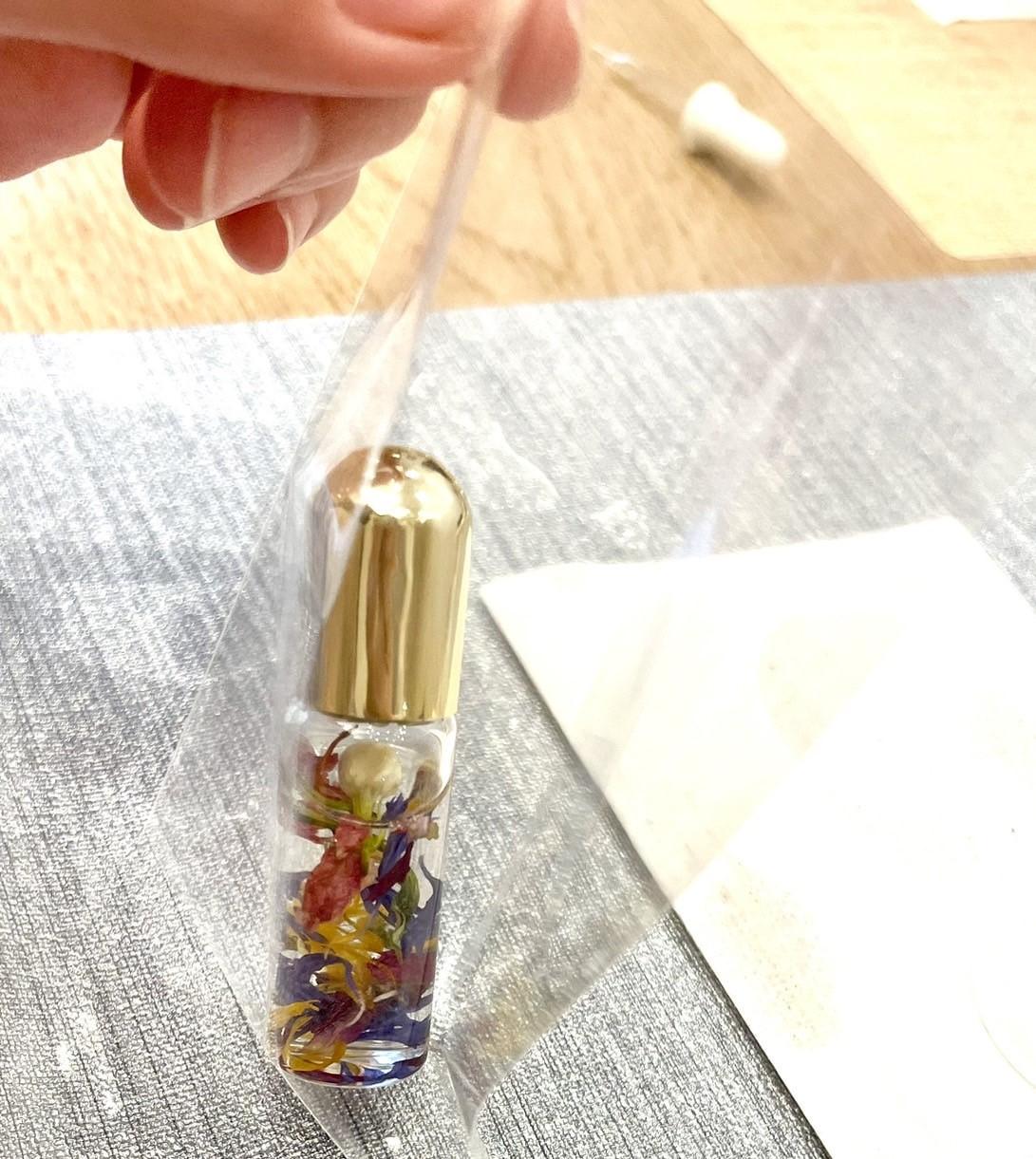 【ワークショップ開催】8/23(土)花びらゆらめく香油「ロールオンアロマ作り」-photo1